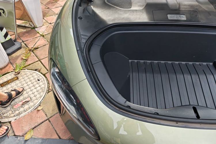 Used Xiaomi Auto SU7 2024 Rear-Drive Ultra-Long Range Advanced Pro-Level Intelligent Driving Version Engine Bay Right