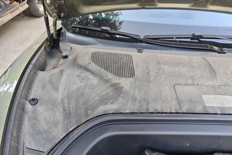 Used Xiaomi Auto SU7 2024 Rear-Drive Long-Range Intelligent Driving Version Engine Bay Right