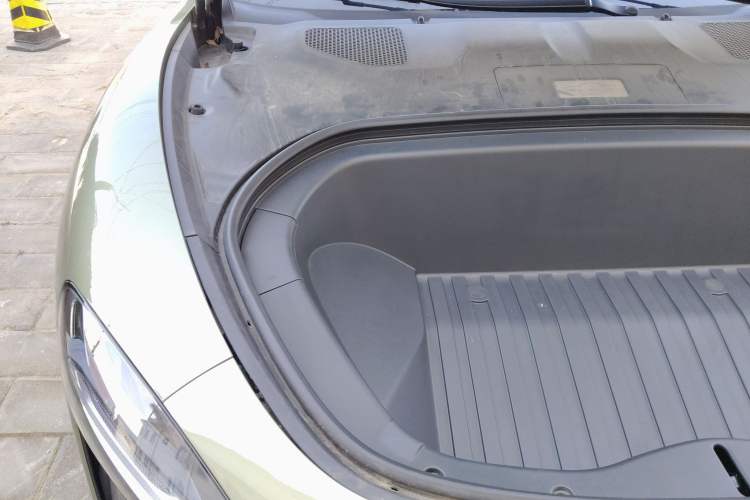 Used Xiaomi Auto SU7 2024 Rear-Drive Ultra-Long Range Advanced Pro-Level Intelligent Driving Version Engine Bay Right