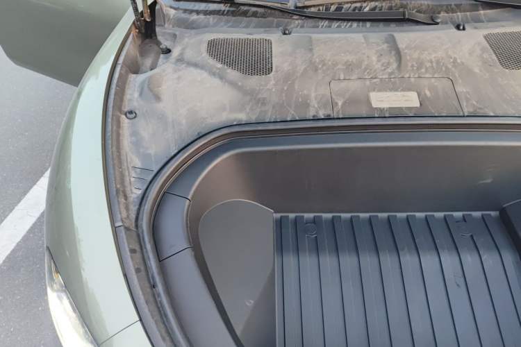Used Xiaomi Auto SU7 2024 Rear-Drive Long-Range Intelligent Driving Version Engine Bay Right
