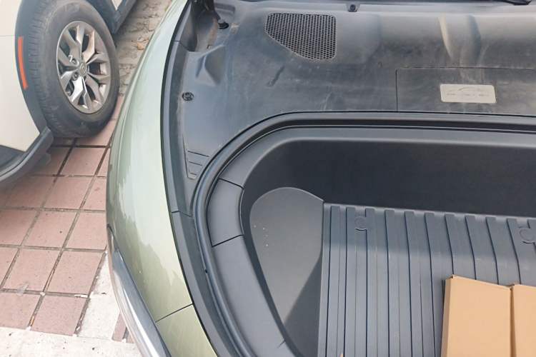 Used Xiaomi Auto SU7 2024 Rear-Drive Ultra-Long Range Advanced Pro-Level Intelligent Driving Version Engine Bay Right