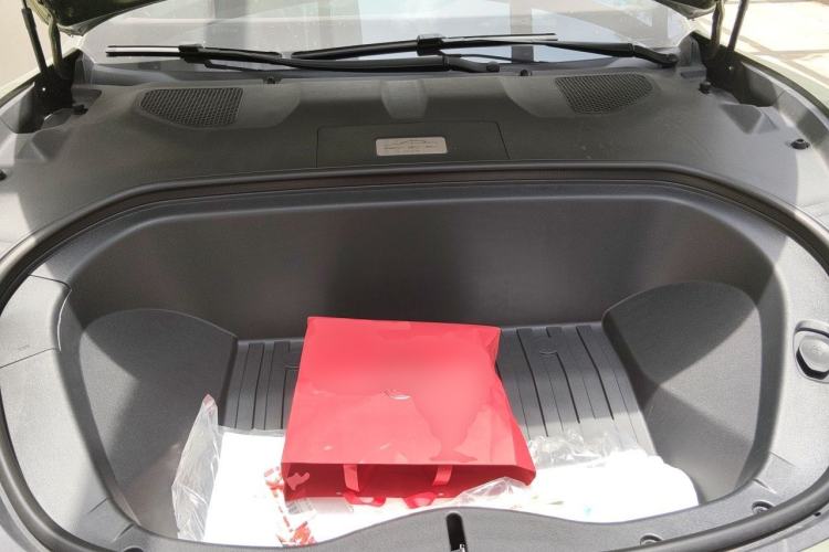 Used Xiaomi Auto SU7 2024 Rear-Drive Long-Range Intelligent Driving Version Engine Bay
