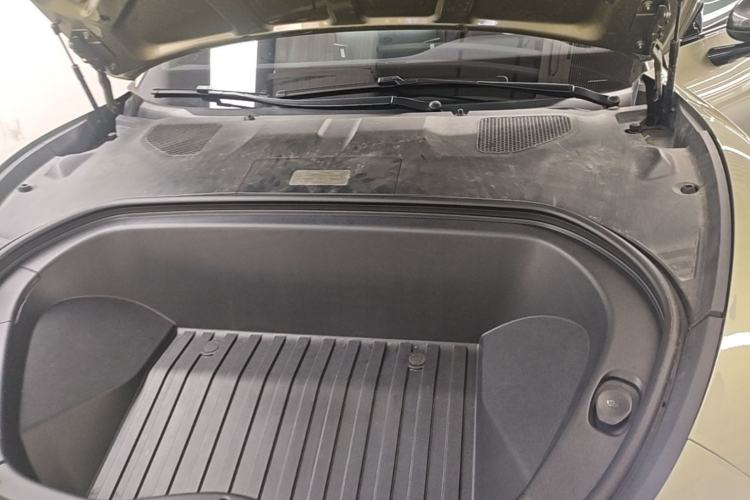 Used Xiaomi Auto SU7 2024 Rear-Drive Long-Range Intelligent Driving Version Engine Bay