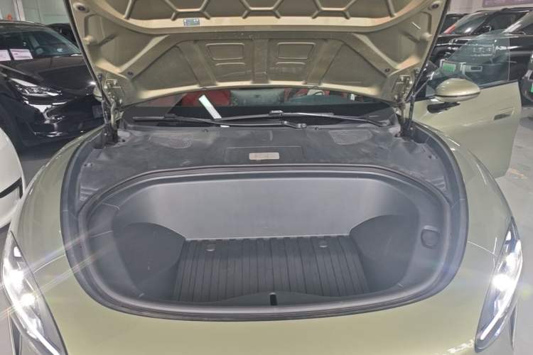 Used Xiaomi Auto SU7 2024 Rear-Drive Long-Range Intelligent Driving Version Engine Bay