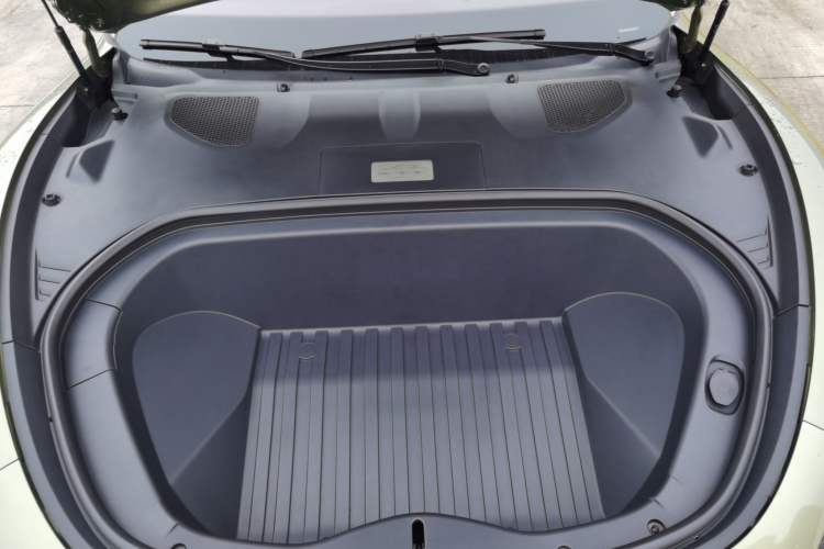 Used Xiaomi Auto SU7 2024 Four-Wheel Drive Ultra-Long Range Advanced Intelligent Driving Max Edition Engine Bay