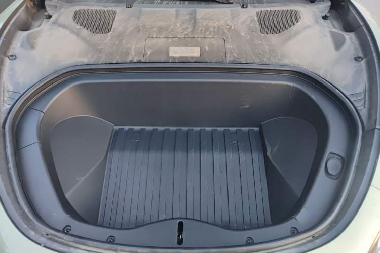 Used Xiaomi Auto SU7 2024 Rear-Drive Long-Range Intelligent Driving Version Engine Bay