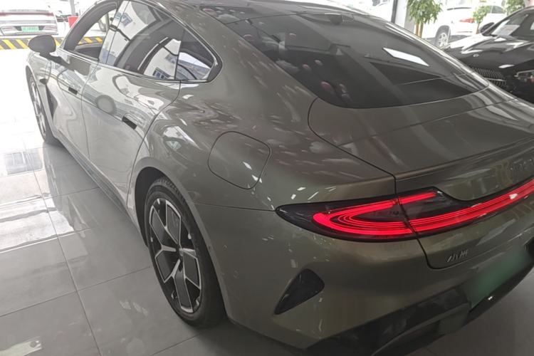 Used Xiaomi Auto SU7 2024 Rear-Drive Long-Range Intelligent Driving Version Exterior 2