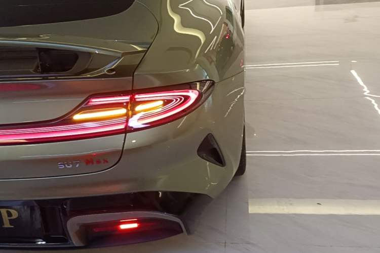 Used Xiaomi Auto SU7 2024 Four-Wheel-Drive Max Founder's Edition Exterior 3