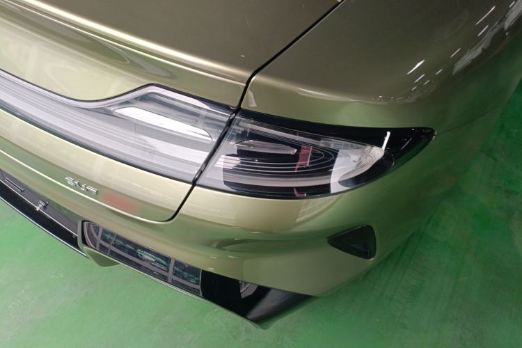 Used Xiaomi Auto SU7 2024 Four-Wheel Drive Ultra-Long Range Advanced Intelligent Driving Max Edition Exterior 3