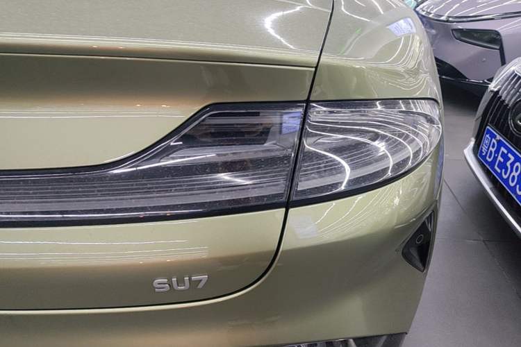 Used Xiaomi Auto SU7 2024 Rear-Drive Ultra-Long Range Advanced Pro-Level Intelligent Driving Version Exterior 3
