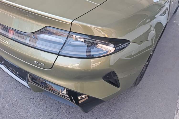 Used Xiaomi Auto SU7 2024 Rear-Drive Standard Founder Edition Exterior 3