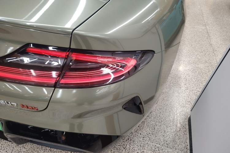 Used Xiaomi Auto SU7 2024 Four-Wheel Drive Ultra-Long Range Advanced Intelligent Driving Max Edition Exterior 3