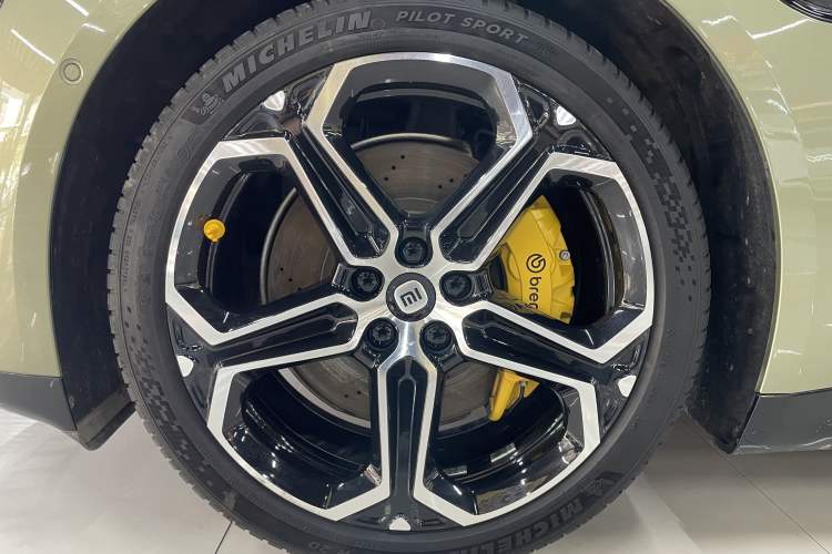 Used Xiaomi Auto SU7 2024 Rear-Drive Long-Range Intelligent Driving Version Exterior 4