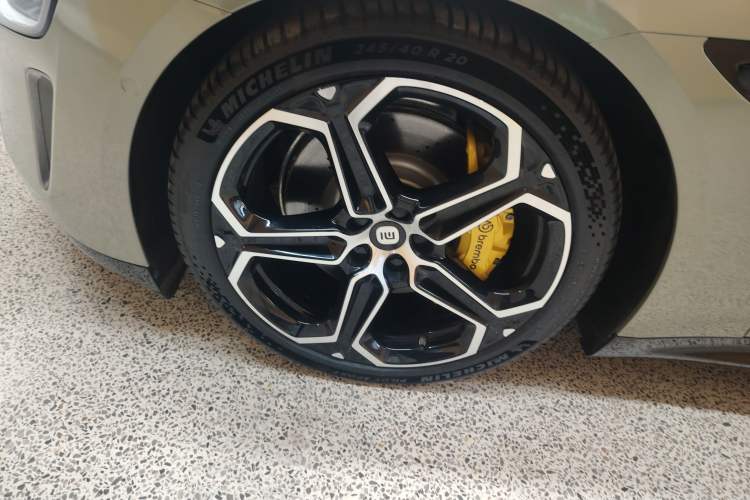 Used Xiaomi Auto SU7 2024 Four-Wheel Drive Ultra-Long Range Advanced Intelligent Driving Max Edition Exterior 4