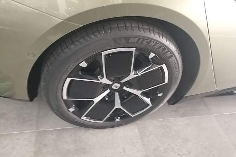 Used Xiaomi Auto SU7 2024 Rear-Drive Long-Range Intelligent Driving Version Exterior 5