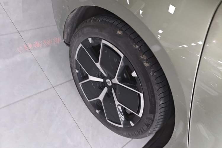 Used Xiaomi Auto SU7 2024 Rear-Drive Long-Range Intelligent Driving Version Exterior 5