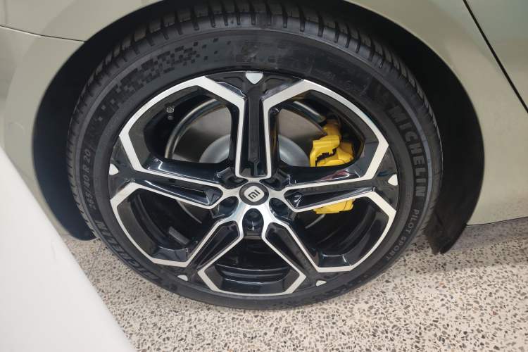 Used Xiaomi Auto SU7 2024 Four-Wheel Drive Ultra-Long Range Advanced Intelligent Driving Max Edition Exterior 5