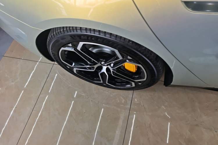 Used Xiaomi Auto SU7 2024 Four-Wheel Drive Ultra-Long Range Advanced Intelligent Driving Max Edition Exterior 5