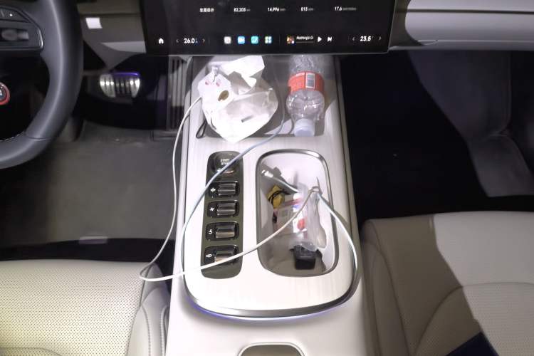 Used Xiaomi Auto SU7 2024 Four-Wheel Drive Ultra-Long Range Advanced Intelligent Driving Max Edition Gear Lever