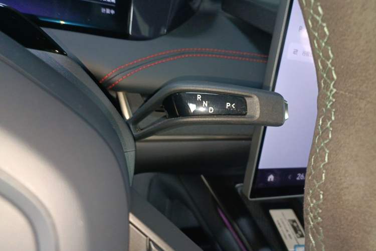 Used Xiaomi Auto SU7 2024 Four-Wheel Drive Ultra-Long Range Advanced Intelligent Driving Max Edition Gear Lever