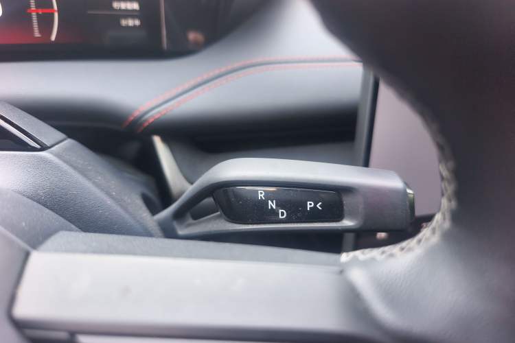 Used Xiaomi Auto SU7 2024 Four-Wheel Drive Ultra-Long Range Advanced Intelligent Driving Max Edition Gear Lever
