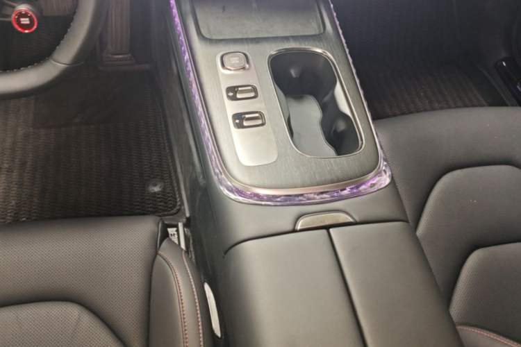 Used Xiaomi Auto SU7 2024 Rear-Drive Long-Range Intelligent Driving Version Gear Lever
