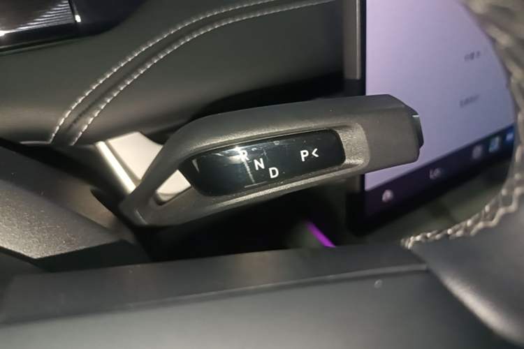 Used Xiaomi Auto SU7 2024 Four-Wheel Drive Ultra-Long Range Advanced Intelligent Driving Max Edition Gear Lever