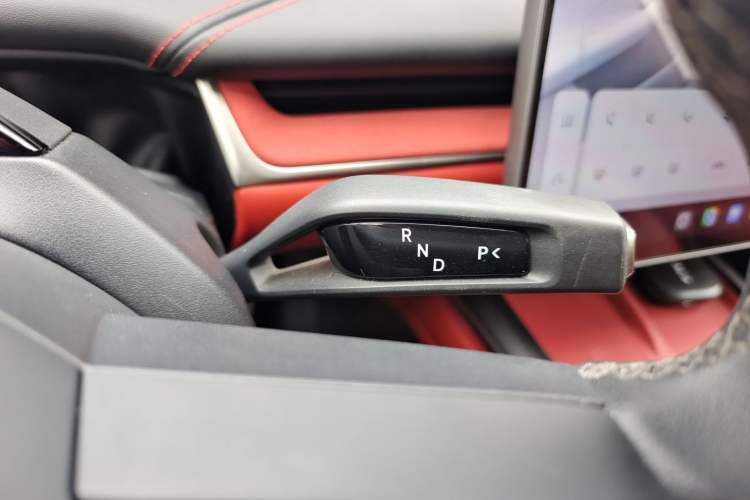 Used Xiaomi Auto SU7 2024 Four-Wheel Drive Ultra-Long Range Advanced Intelligent Driving Max Edition Gear Lever