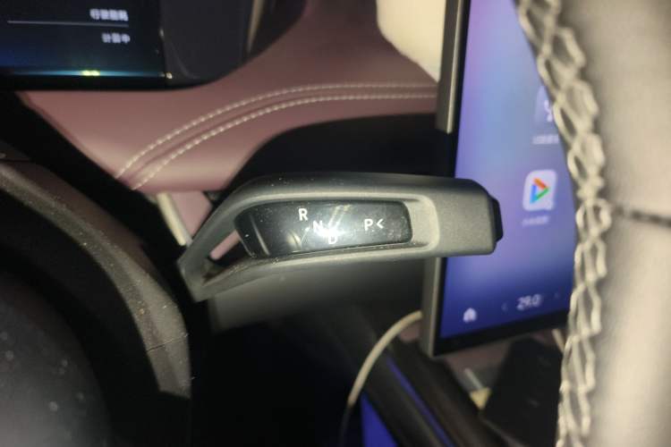 Used Xiaomi Auto SU7 2024 Four-Wheel Drive Ultra-Long Range Advanced Intelligent Driving Max Edition Gear Lever