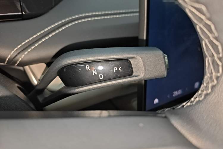 Used Xiaomi Auto SU7 2024 Rear-Drive Ultra-Long Range Advanced Pro-Level Intelligent Driving Version Gear Lever