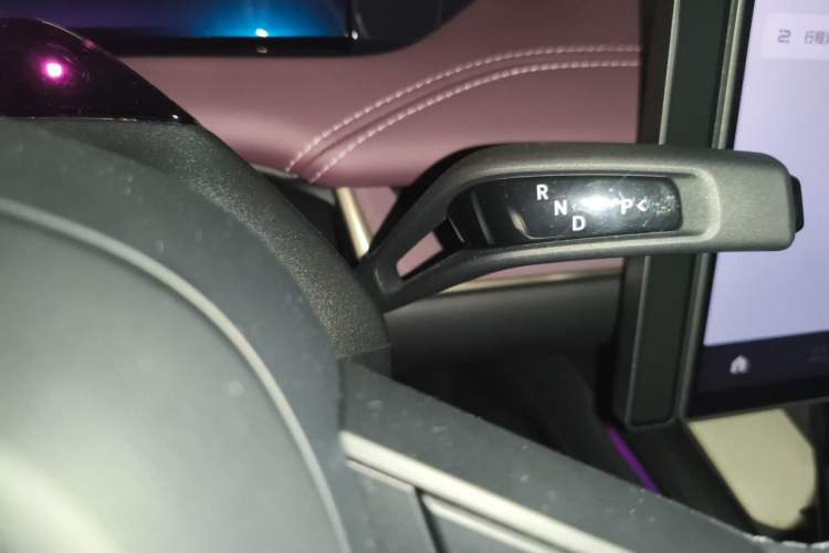 Used Xiaomi Auto SU7 2024 Four-Wheel Drive Ultra-Long Range Advanced Intelligent Driving Max Edition Gear Lever