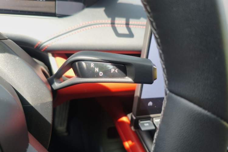 Used Xiaomi Auto SU7 2024 Four-Wheel Drive Ultra-Long Range Advanced Intelligent Driving Max Edition Gear Lever