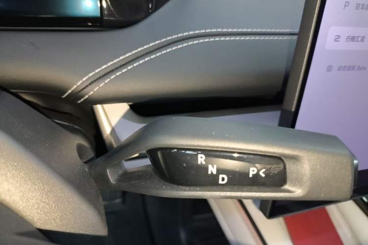 Used Xiaomi Auto SU7 2024 Rear-Drive Ultra-Long Range Advanced Pro-Level Intelligent Driving Version Gear Lever
