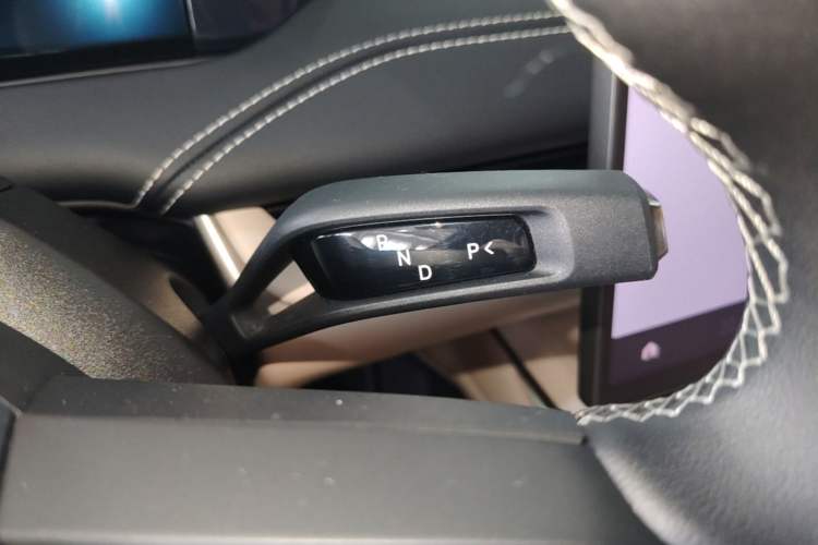 Used Xiaomi Auto SU7 2024 Rear-Drive Ultra-Long Range Advanced Pro-Level Intelligent Driving Version Gear Lever