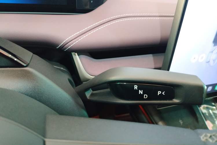 Used Xiaomi Auto SU7 2024 Rear-Drive Long-Range Intelligent Driving Version Gear Lever