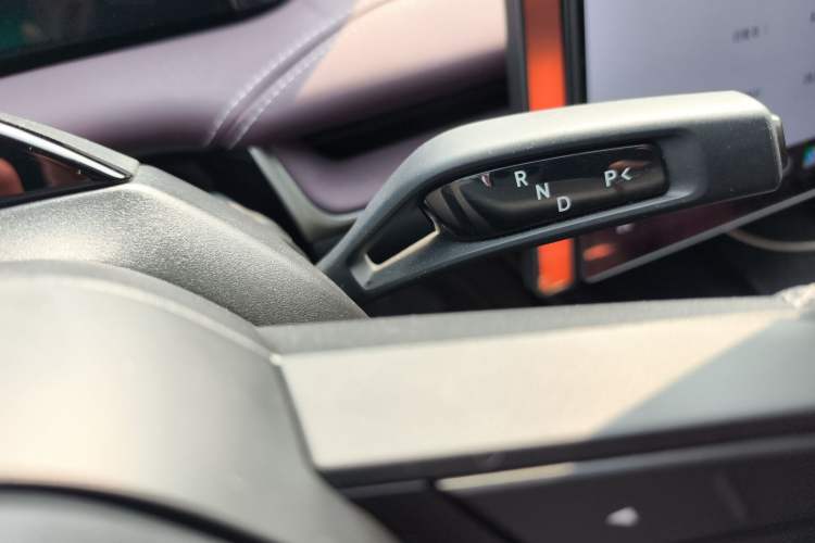 Used Xiaomi Auto SU7 2024 Four-Wheel Drive Ultra-Long Range Advanced Intelligent Driving Max Edition Gear Lever