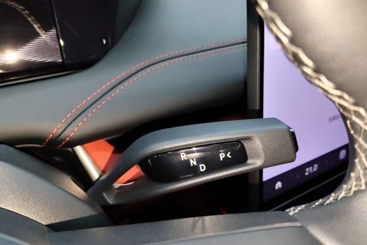 Used Xiaomi Auto SU7 2024 Four-Wheel Drive Ultra-Long Range Advanced Intelligent Driving Max Edition Gear Lever