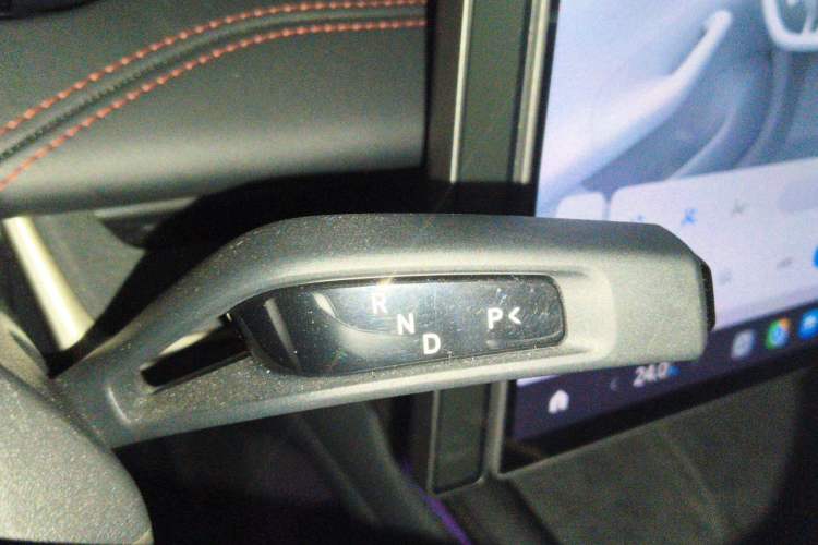 Used Xiaomi Auto SU7 2024 Four-Wheel Drive Ultra-Long Range Advanced Intelligent Driving Max Edition Gear Lever