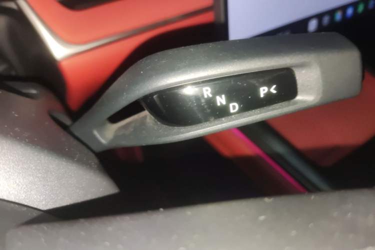 Used Xiaomi Auto SU7 2024 Rear-Drive Long-Range Intelligent Driving Version Gear Lever