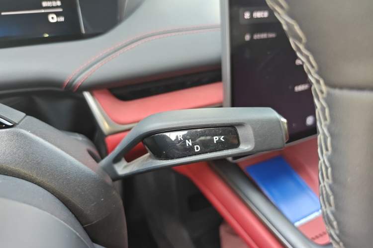 Used Xiaomi Auto SU7 2024 Rear-Drive Ultra-Long Range Advanced Pro-Level Intelligent Driving Version Gear Lever