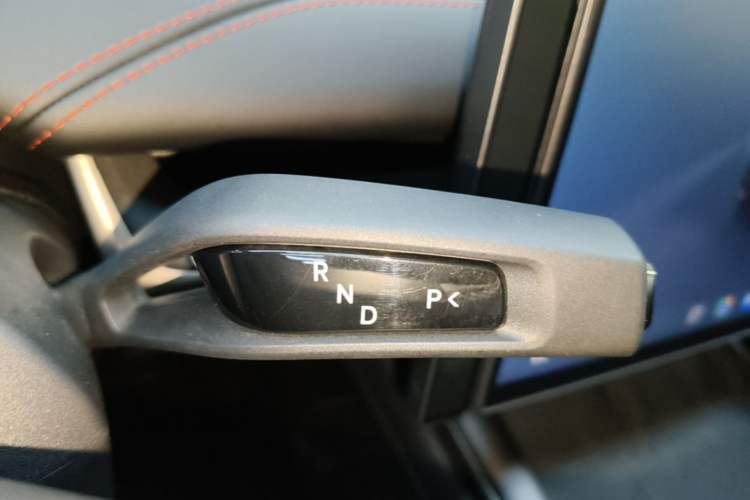 Used Xiaomi Auto SU7 2024 Rear-Drive Ultra-Long Range Advanced Pro-Level Intelligent Driving Version Gear Lever