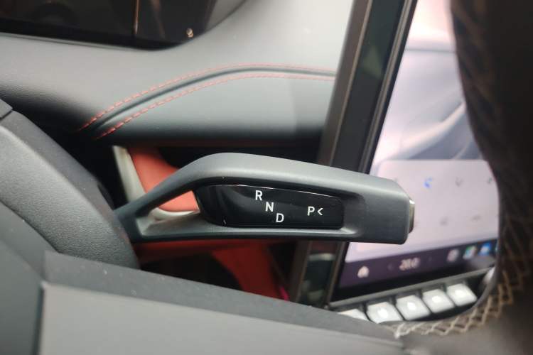 Used Xiaomi Auto SU7 2024 Four-Wheel Drive Ultra-Long Range Advanced Intelligent Driving Max Edition Gear Lever
