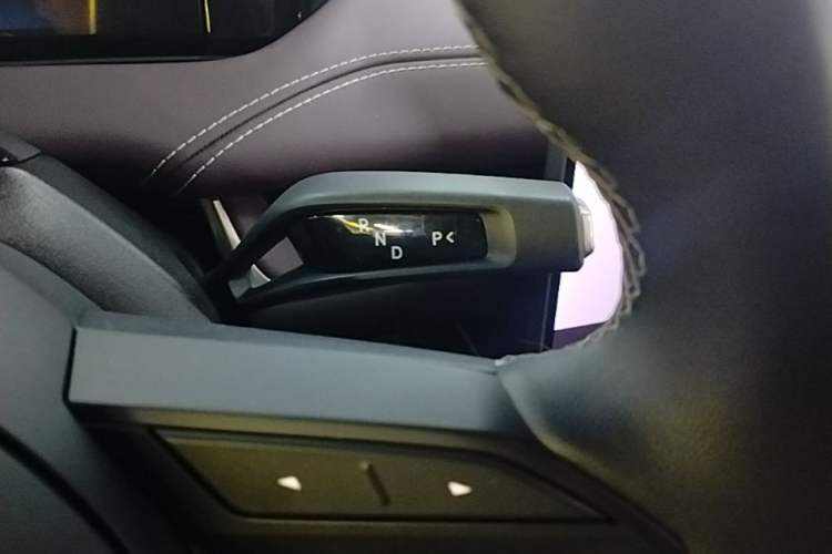 Used Xiaomi Auto SU7 2024 Rear-Drive Ultra-Long Range Advanced Pro-Level Intelligent Driving Version Gear Lever