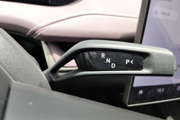 Used Xiaomi Auto SU7 2024 Rear-Drive Long-Range Intelligent Driving Version Gear Lever