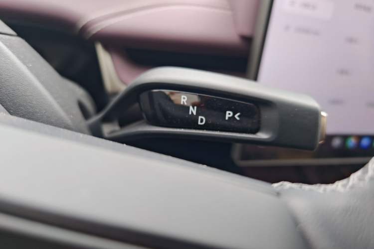Used Xiaomi Auto SU7 2024 Rear-Drive Ultra-Long Range Advanced Pro-Level Intelligent Driving Version Gear Lever