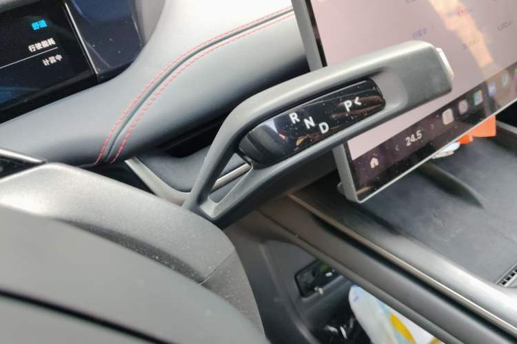 Used Xiaomi Auto SU7 2024 Rear-Drive Ultra-Long Range Advanced Pro-Level Intelligent Driving Version Gear Lever