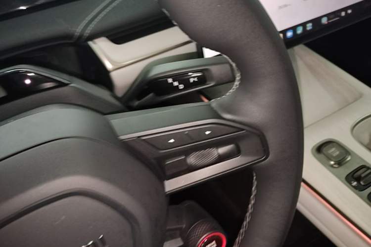 Used Xiaomi Auto SU7 2024 Rear-Drive Ultra-Long Range Advanced Pro-Level Intelligent Driving Version Gear Lever