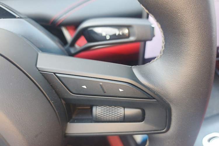 Used Xiaomi Auto SU7 2024 Rear-Drive Ultra-Long Range Advanced Pro-Level Intelligent Driving Version Gear Lever