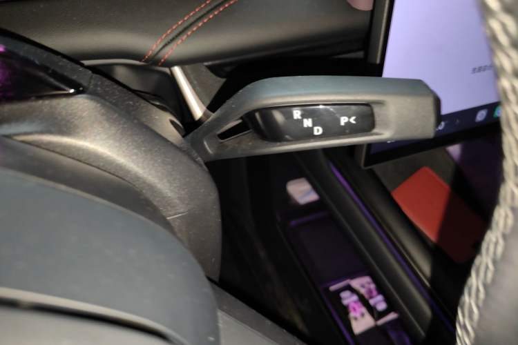 Used Xiaomi Auto SU7 2024 Rear-Drive Ultra-Long Range Advanced Pro-Level Intelligent Driving Version Gear Lever