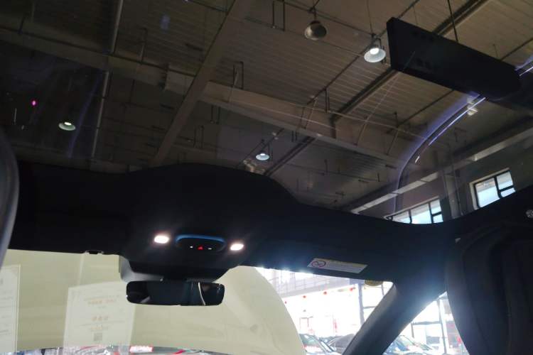 Used Xiaomi Auto SU7 2024 Rear-Drive Long-Range Intelligent Driving Version Headliner